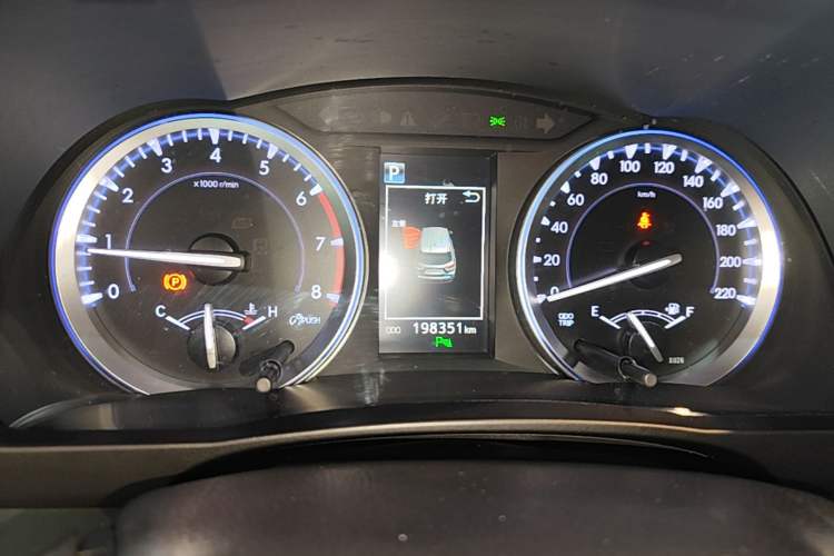 Used Toyota Highlander 2018 2.0T Four-Wheel Drive Luxury Version 7 Seats China VI Standard Instrument Cluster