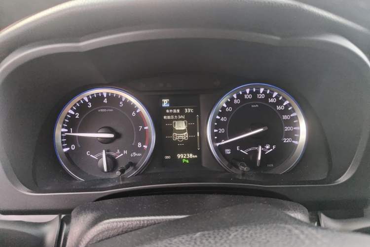 Used Toyota Highlander 2018 2.0T Four-Wheel Drive Prestige Version 7 Seats China V Emission Standard Instrument Cluster
