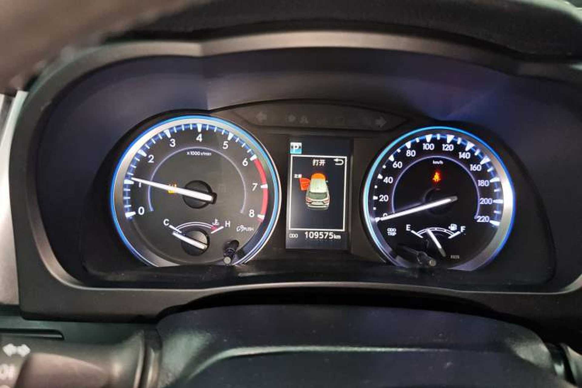 Used Toyota Highlander 2018 2.0T Four-Wheel Drive Luxury Edition 7 Seats China V Emission Standard Instrument Cluster