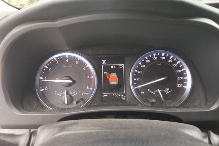 Used Toyota Highlander 2018 2.0T Two-Wheel-Drive Luxury Edition 7 Seats Emission Standard China V Instrument Cluster