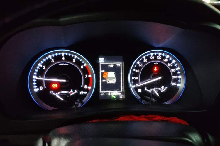 Used Toyota Highlander 2018 2.0T Four-Wheel Drive Luxury Version 7 Seats China VI Standard Instrument Cluster