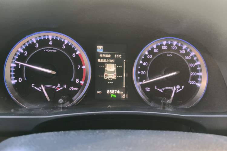 Used Toyota Highlander 2018 2.0T Four-Wheel Drive Luxury Edition 7 Seats China V Emission Standard Instrument Cluster
