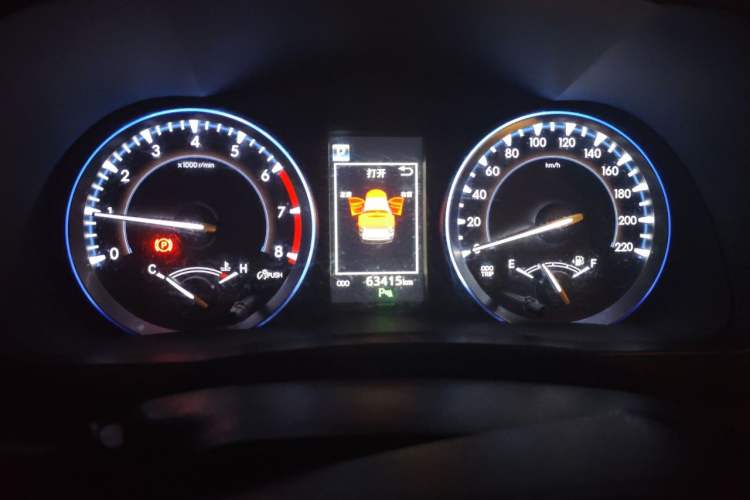 Used Toyota Highlander 2018 2.0T Four-Wheel Drive Luxury Edition 7 Seats China V Emission Standard Instrument Cluster