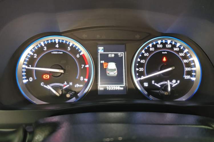Used Toyota Highlander 2018 2.0T Four-Wheel Drive Knight Edition 7 Seats China VI Standard Instrument Cluster