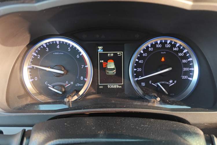 Used Toyota Highlander 2018 2.0T Two-Wheel Drive Prestige Edition 7 Seats China VI Standard Instrument Cluster