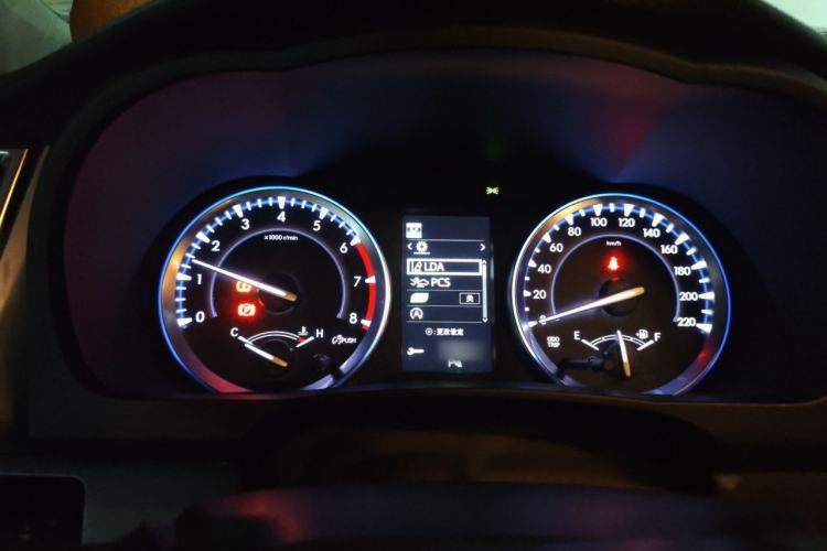 Used Toyota Highlander 2018 2.0T Four-Wheel Drive Prestige Version 7 Seats China VI Standard Instrument Cluster