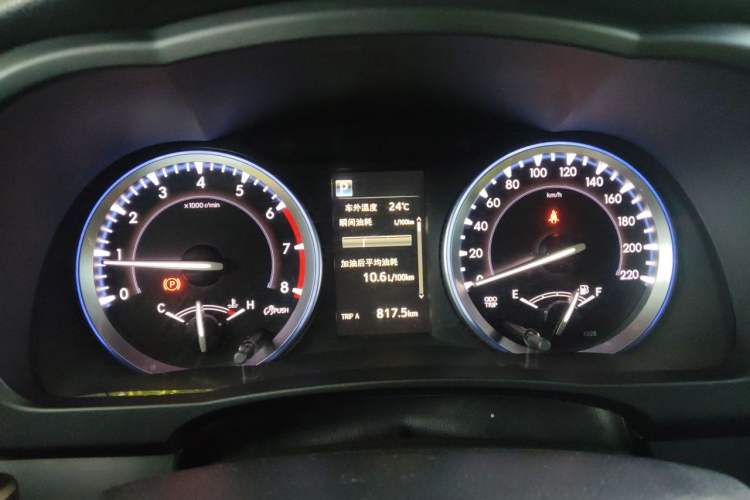 Used Toyota Highlander 2018 2.0T Four-Wheel Drive Luxury Version 7 Seats China VI Standard Instrument Cluster