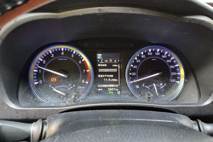 Used Toyota Highlander 2018 2.0T Four-Wheel Drive Luxury Edition 7 Seats China V Emission Standard Instrument Cluster