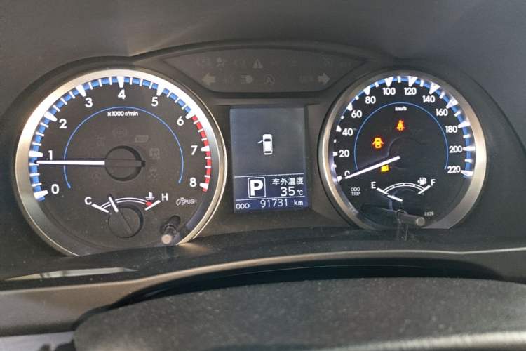 Used Toyota Highlander 2018 2.0T Two-Wheel Drive Elite Version 5 Seats China VI Standard Instrument Cluster