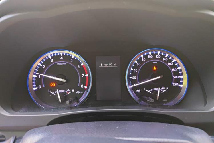 Used Toyota Highlander 2018 2.0T Two-Wheel-Drive Luxury Edition 7 Seats Emission Standard China V Instrument Cluster