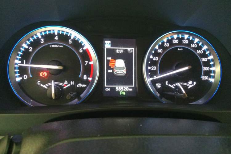 Used Toyota Highlander 2018 2.0T Four-Wheel Drive Prestige Version 7 Seats China VI Standard Instrument Cluster