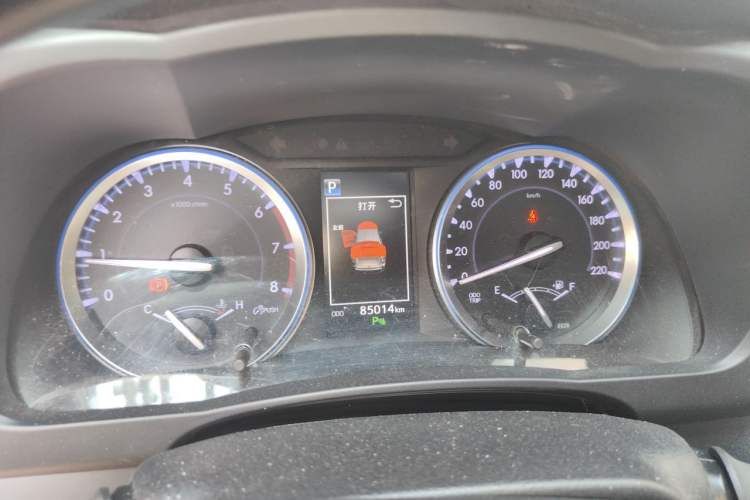 Used Toyota Highlander 2018 2.0T Four-Wheel Drive Luxury Version 7 Seats China VI Standard Instrument Cluster