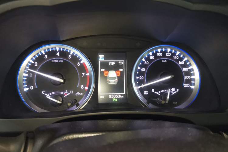 Used Toyota Highlander 2018 2.0T Four-Wheel Drive Luxury Edition 7 Seats China V Emission Standard Instrument Cluster
