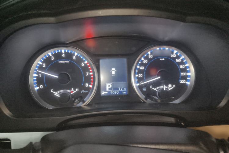 Used Toyota Highlander 2018 2.0T Four-Wheel Drive Elite Edition 7 Seats China VI Standard Instrument Cluster