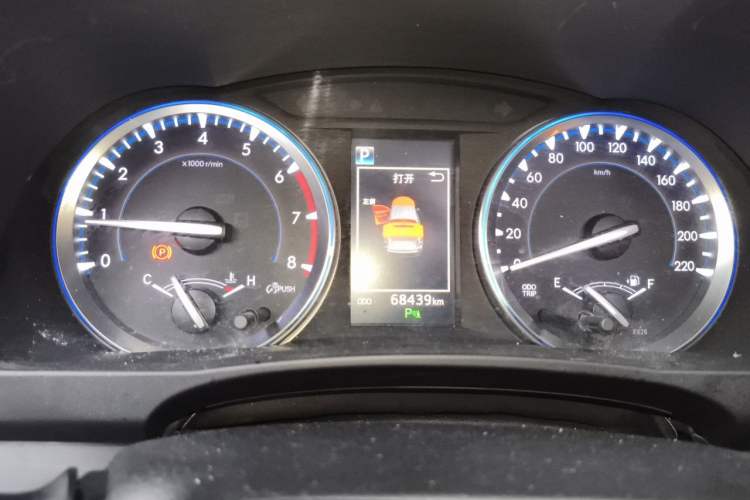 Used Toyota Highlander 2018 2.0T Four-Wheel Drive Knight Edition 7 Seats China VI Standard Instrument Cluster
