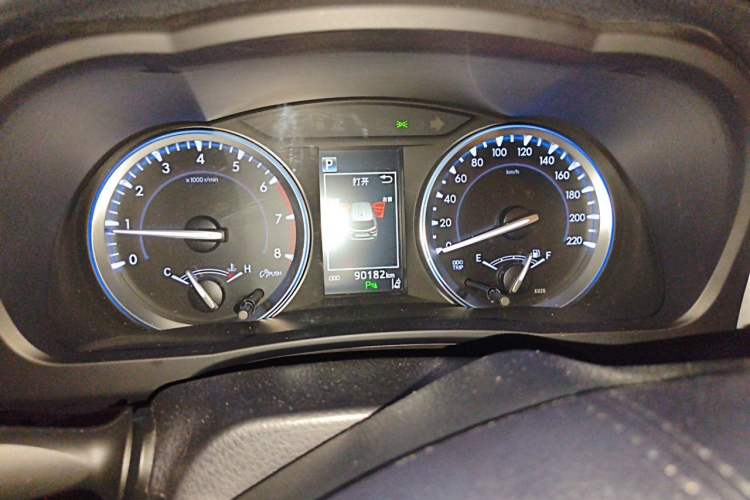 Used Toyota Highlander 2018 2.0T Four-Wheel Drive Knight Edition 7 Seats China VI Standard Instrument Cluster