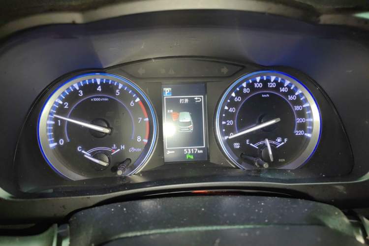 Used Toyota Highlander 2018 2.0T Four-Wheel Drive Prestige Version 7 Seats China V Emission Standard Instrument Cluster