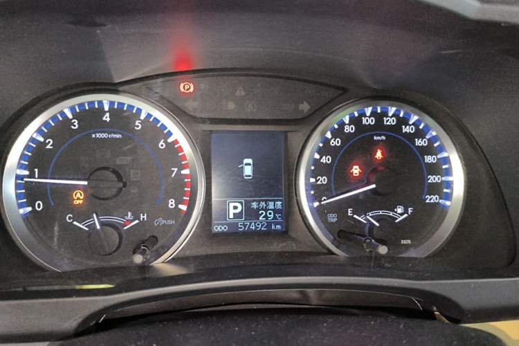 Used Toyota Highlander 2018 2.0T Four-Wheel Drive Elite Edition 7 Seats China VI Standard Instrument Cluster