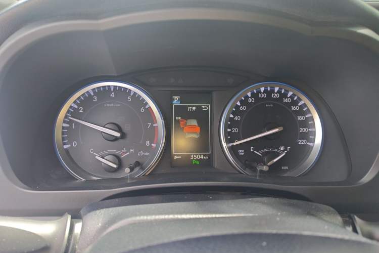 Used Toyota Highlander 2018 2.0T Four-Wheel Drive Luxury Version 7 Seats China VI Standard Instrument Cluster