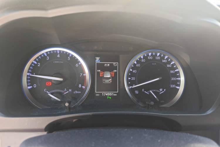 Used Toyota Highlander 2018 2.0T Four-Wheel Drive Luxury Version 7 Seats China VI Standard Instrument Cluster