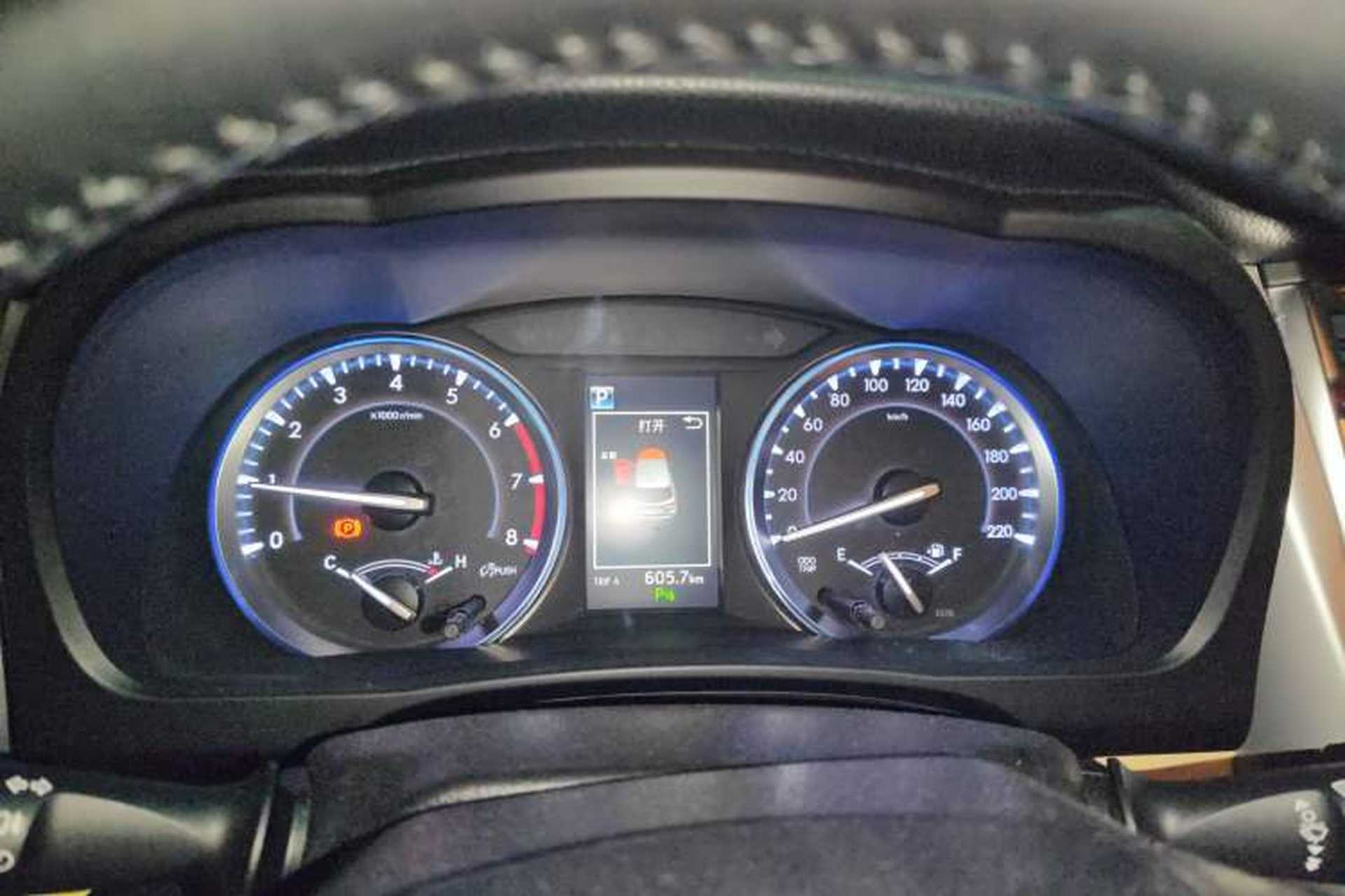 Used Toyota Highlander 2018 2.0T Four-Wheel Drive Prestige Version 7 Seats China V Emission Standard Instrument Cluster