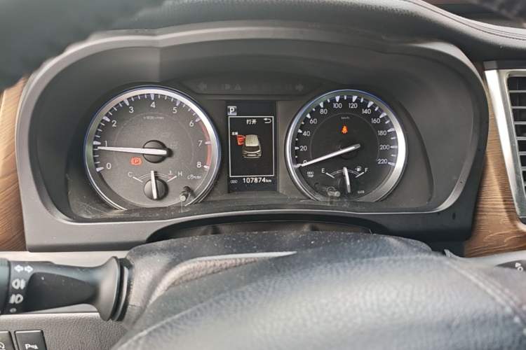 Used Toyota Highlander 2018 2.0T Four-Wheel Drive Luxury Edition 7 Seats China V Emission Standard Instrument Cluster