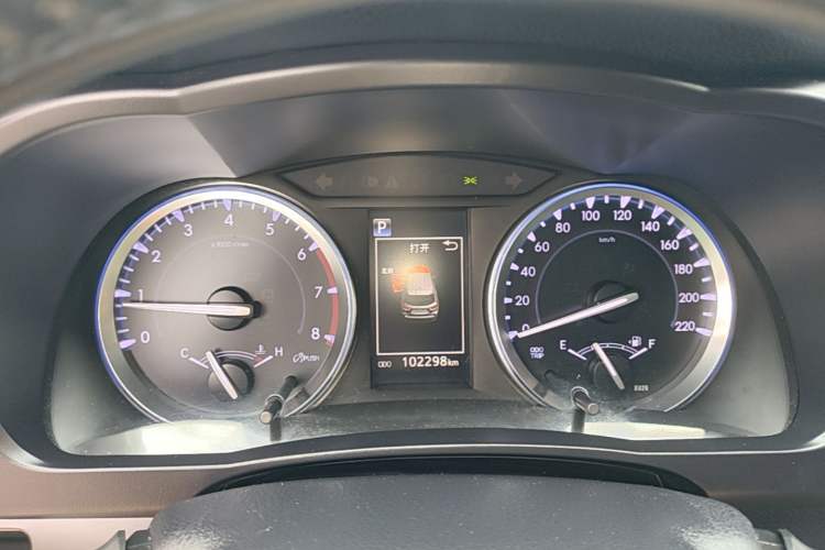 Used Toyota Highlander 2018 2.0T Two-Wheel Drive Luxury Edition 7 Seats China VI Standard Instrument Cluster