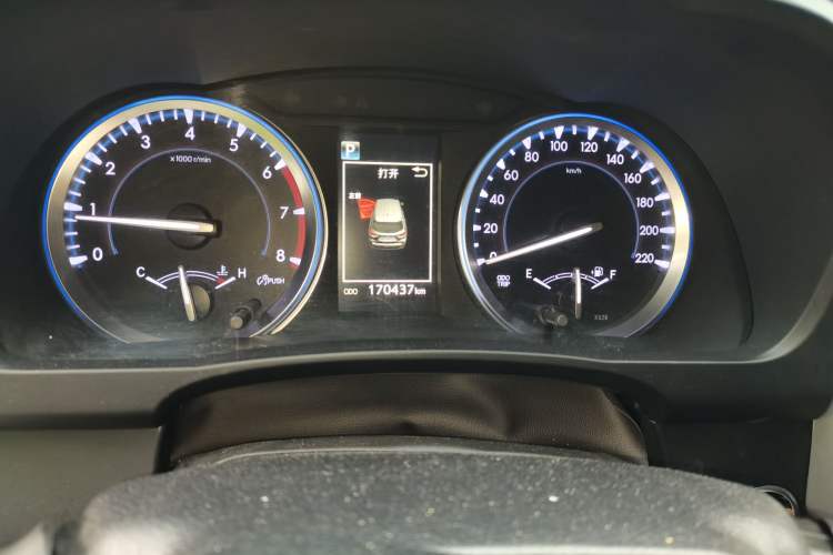 Used Toyota Highlander 2018 2.0T Four-Wheel Drive Luxury Version 7 Seats China VI Standard Instrument Cluster