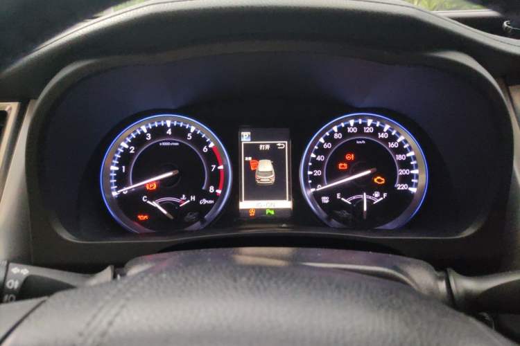 Used Toyota Highlander 2018 2.0T Four-Wheel Drive Prestige Version 7 Seats China V Emission Standard Instrument Cluster