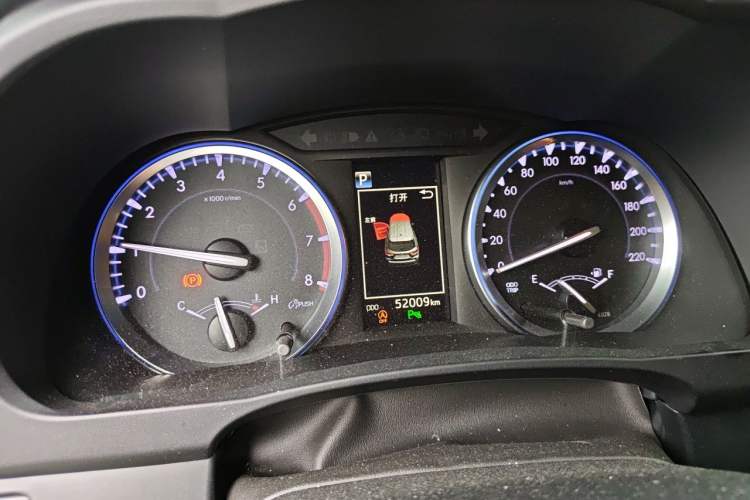 Used Toyota Highlander 2018 2.0T Two-Wheel-Drive Luxury Edition 7 Seats Emission Standard China V Instrument Cluster