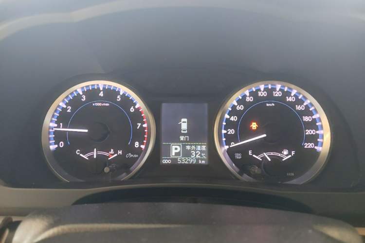 Used Toyota Highlander 2018 2.0T Two-Wheel Drive Elite Version 5 Seats China VI Standard Instrument Cluster