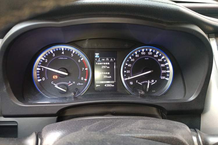 Used Toyota Highlander 2018 2.0T Four-Wheel Drive Luxury Edition 7 Seats China V Emission Standard Instrument Cluster
