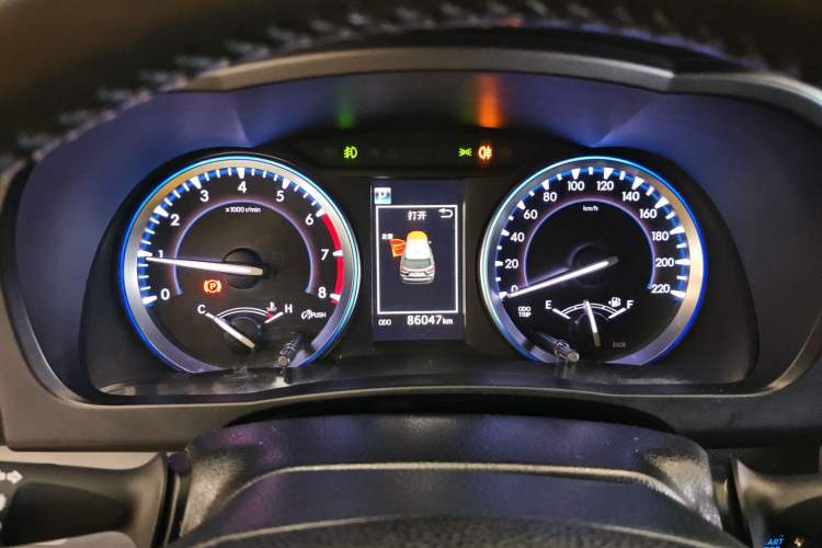 Used Toyota Highlander 2018 2.0T Four-Wheel Drive Luxury Edition 7 Seats China V Emission Standard Instrument Cluster