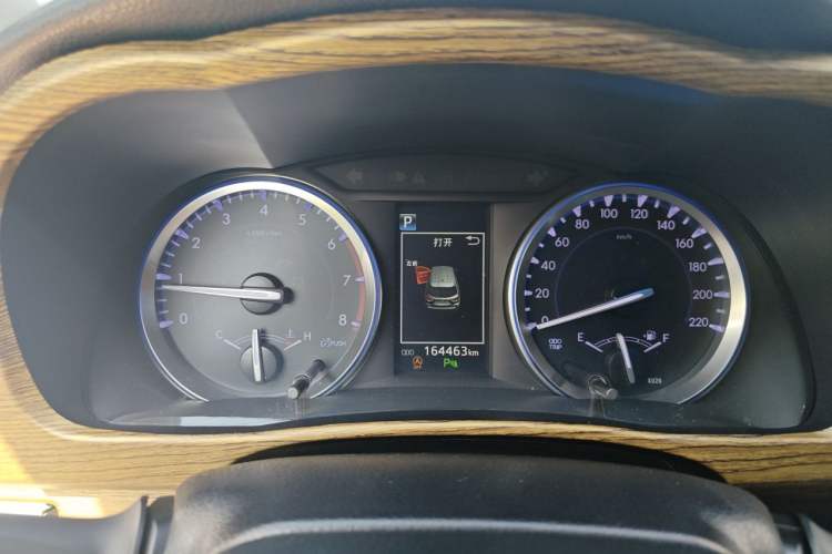 Used Toyota Highlander 2018 2.0T Four-Wheel Drive Prestige Version 7 Seats China VI Standard Instrument Cluster
