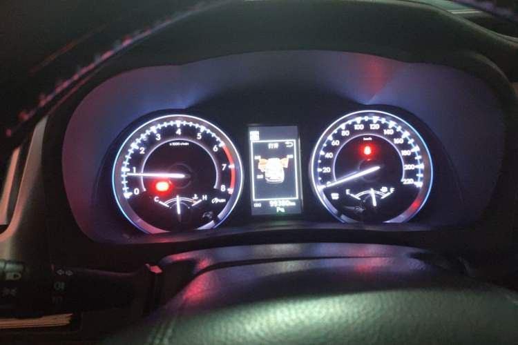 Used Toyota Highlander 2018 2.0T Four-Wheel Drive Knight Edition 7 Seats China VI Standard Instrument Cluster