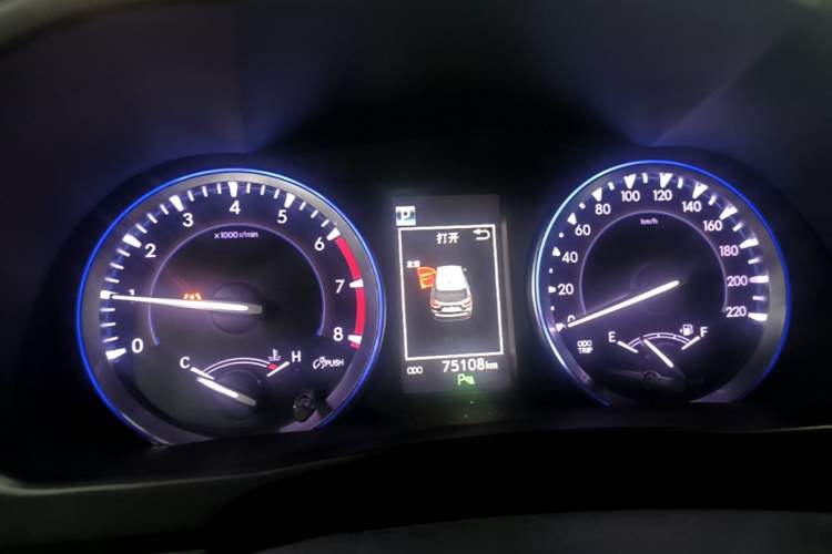 Used Toyota Highlander 2018 2.0T Four-Wheel Drive Knight Edition 7 Seats China VI Standard Instrument Cluster