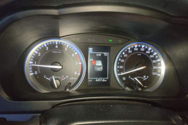 Used Toyota Highlander 2018 2.0T Four-Wheel Drive Knight Edition 7 Seats China VI Standard Instrument Cluster