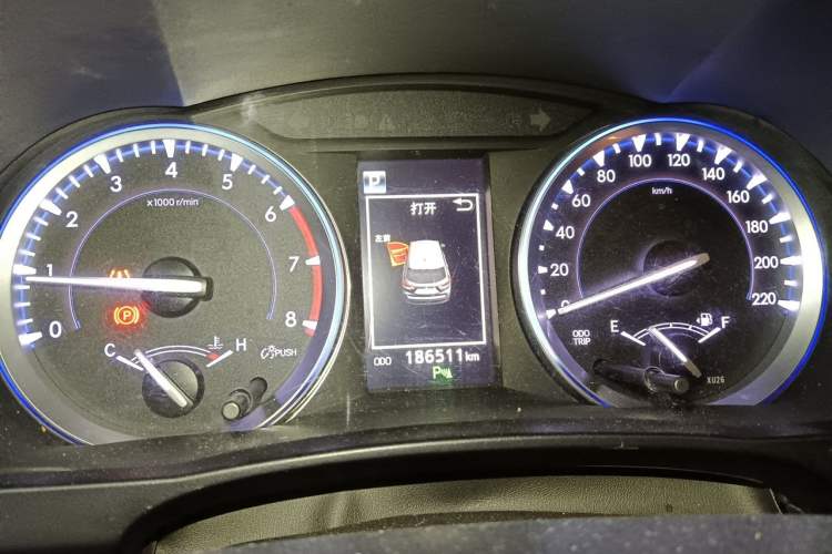 Used Toyota Highlander 2018 2.0T Four-Wheel Drive Luxury Edition 7 Seats China V Emission Standard Instrument Cluster