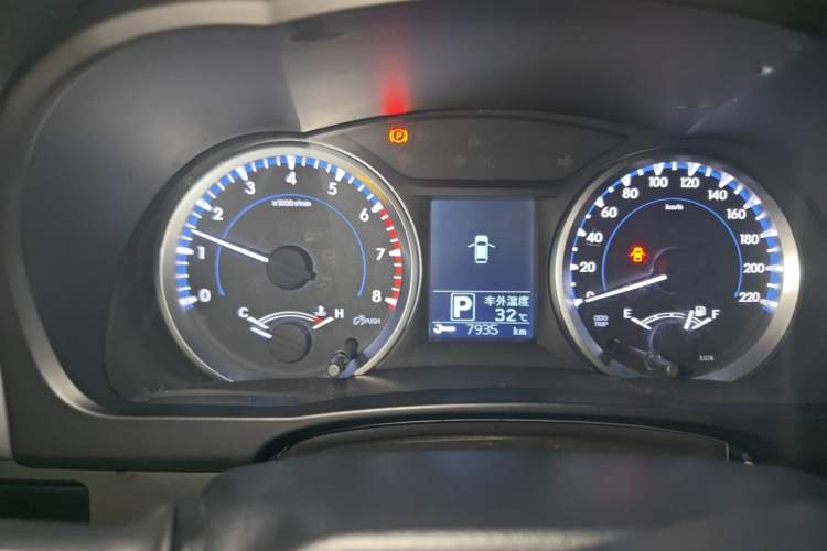 Used Toyota Highlander 2018 2.0T Two-Wheel Drive Elite Version 5 Seats China VI Standard Instrument Cluster