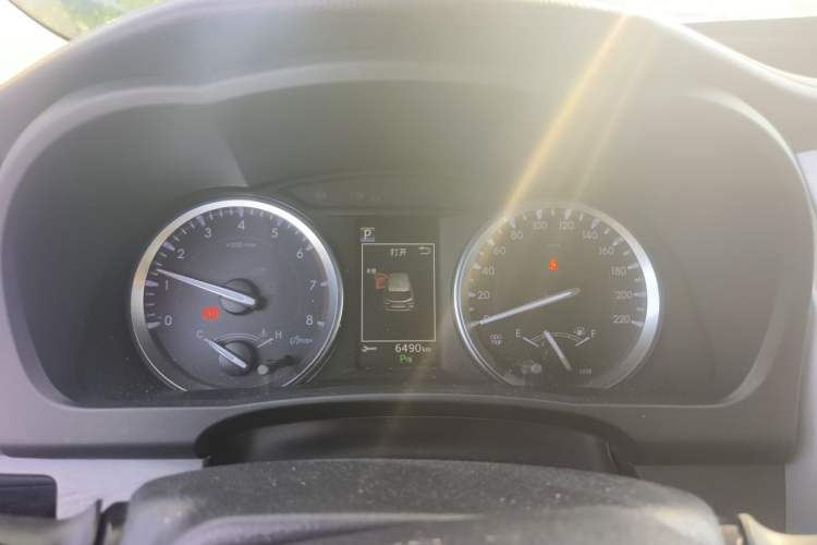 Used Toyota Highlander 2018 2.0T Four-Wheel Drive Prestige Version 7 Seats China VI Standard Instrument Cluster