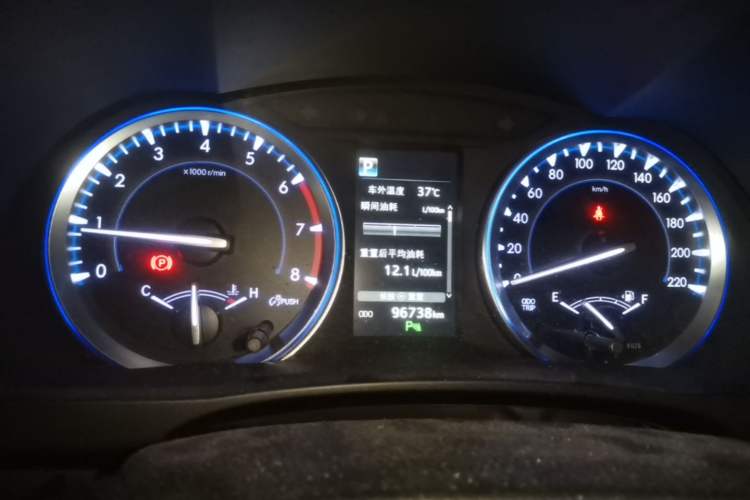 Used Toyota Highlander 2018 2.0T Four-Wheel Drive Luxury Version 7 Seats China VI Standard Instrument Cluster