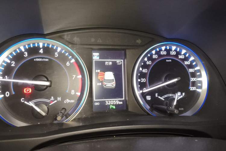 Used Toyota Highlander 2018 2.0T Two-Wheel Drive Luxury Edition 7 Seats China VI Standard Instrument Cluster