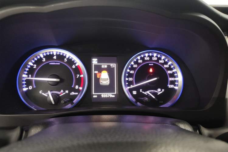 Used Toyota Highlander 2018 2.0T Four-Wheel Drive Luxury Version 7 Seats China VI Standard Instrument Cluster