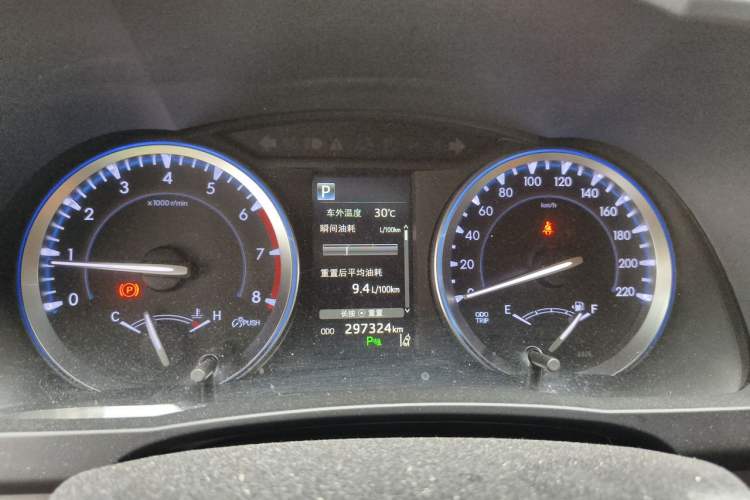 Used Toyota Highlander 2018 2.0T Four-Wheel Drive Luxury Edition 7 Seats China V Emission Standard Instrument Cluster