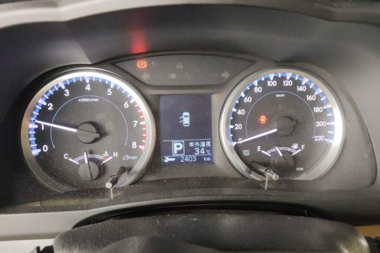 Used Toyota Highlander 2018 2.0T Four-Wheel Drive Elite Edition 7 Seats China VI Standard Instrument Cluster