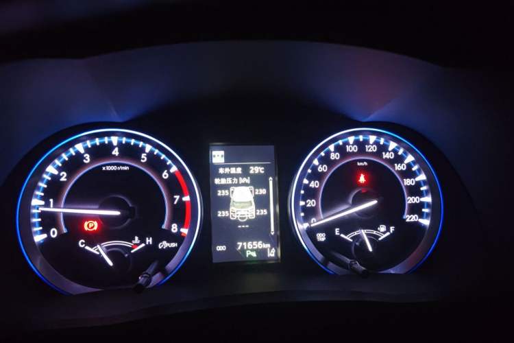 Used Toyota Highlander 2018 2.0T Four-Wheel Drive Prestige Version 7 Seats China V Emission Standard Instrument Cluster
