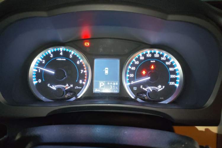 Used Toyota Highlander 2018 2.0T Four-Wheel Drive Elite Edition 7 Seats China VI Standard Instrument Cluster