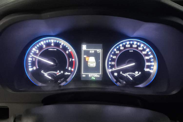 Used Toyota Highlander 2018 2.0T Four-Wheel Drive Luxury Version 7 Seats China VI Standard Instrument Cluster