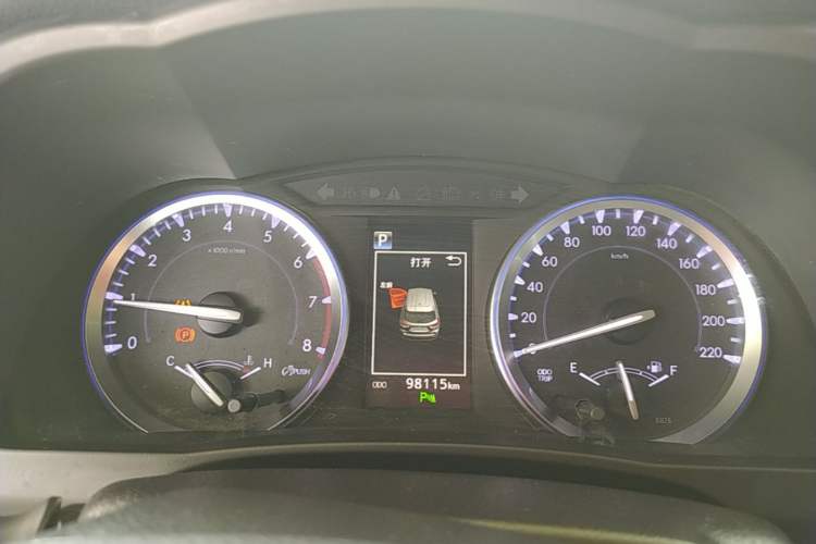 Used Toyota Highlander 2018 2.0T Four-Wheel Drive Luxury Edition 7 Seats China V Emission Standard Instrument Cluster