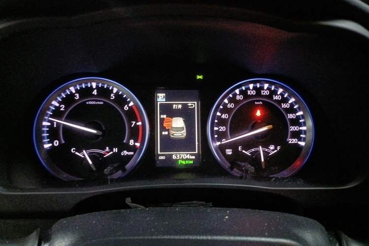 Used Toyota Highlander 2018 2.0T Four-Wheel Drive Prestige Version 7 Seats China V Emission Standard Instrument Cluster